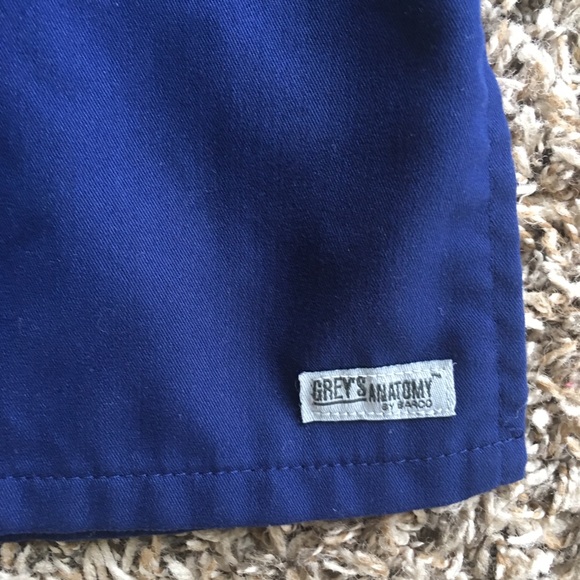 Grey’s Anatomy scrub top - Picture 3 of 4